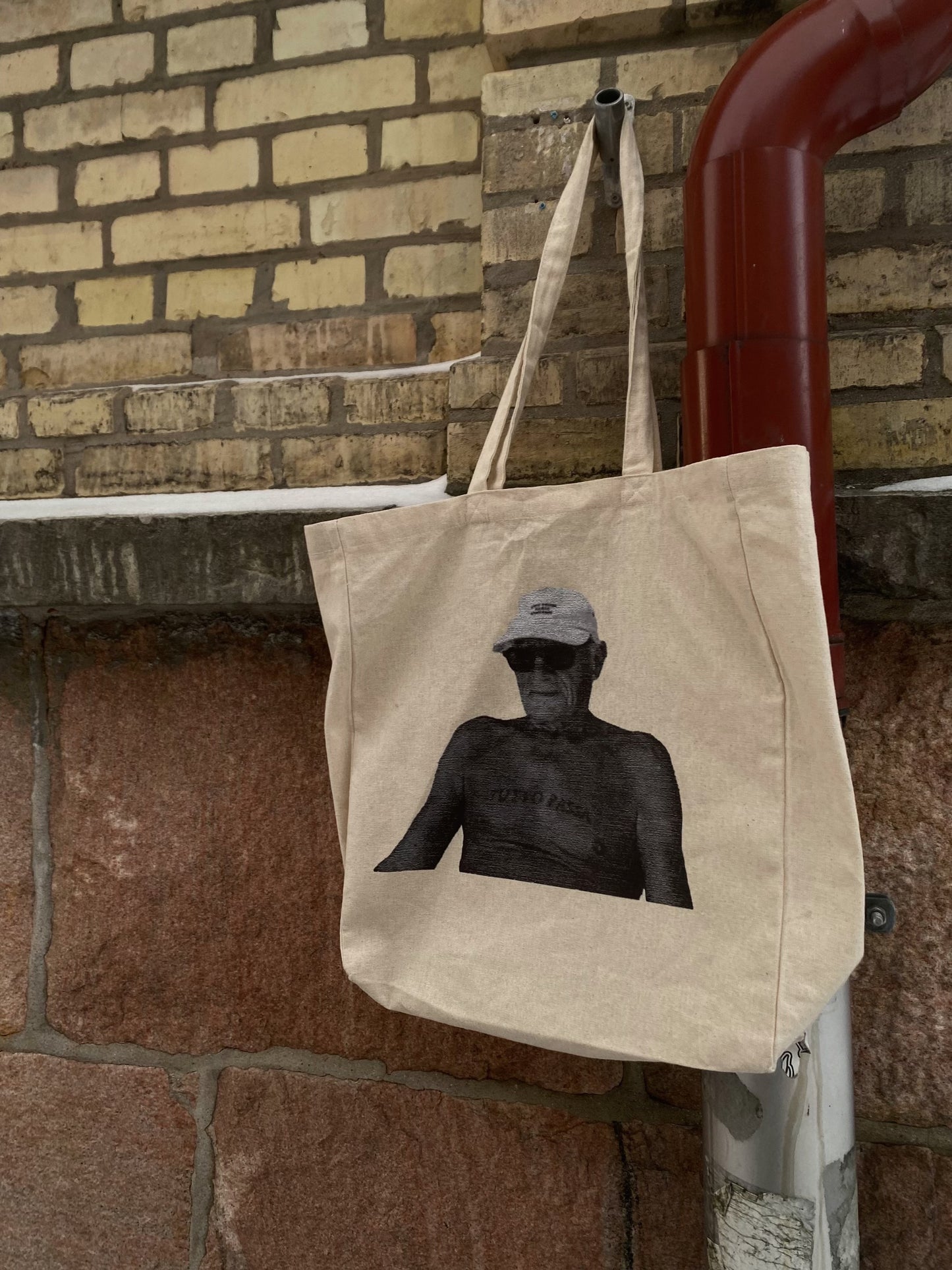 Tutto Passa Tote Bag