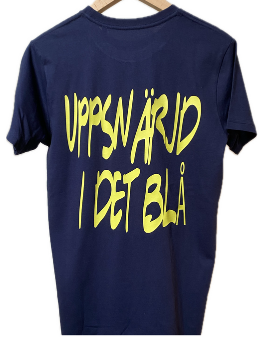 Uppsnärjd I Det Blå T-shirt